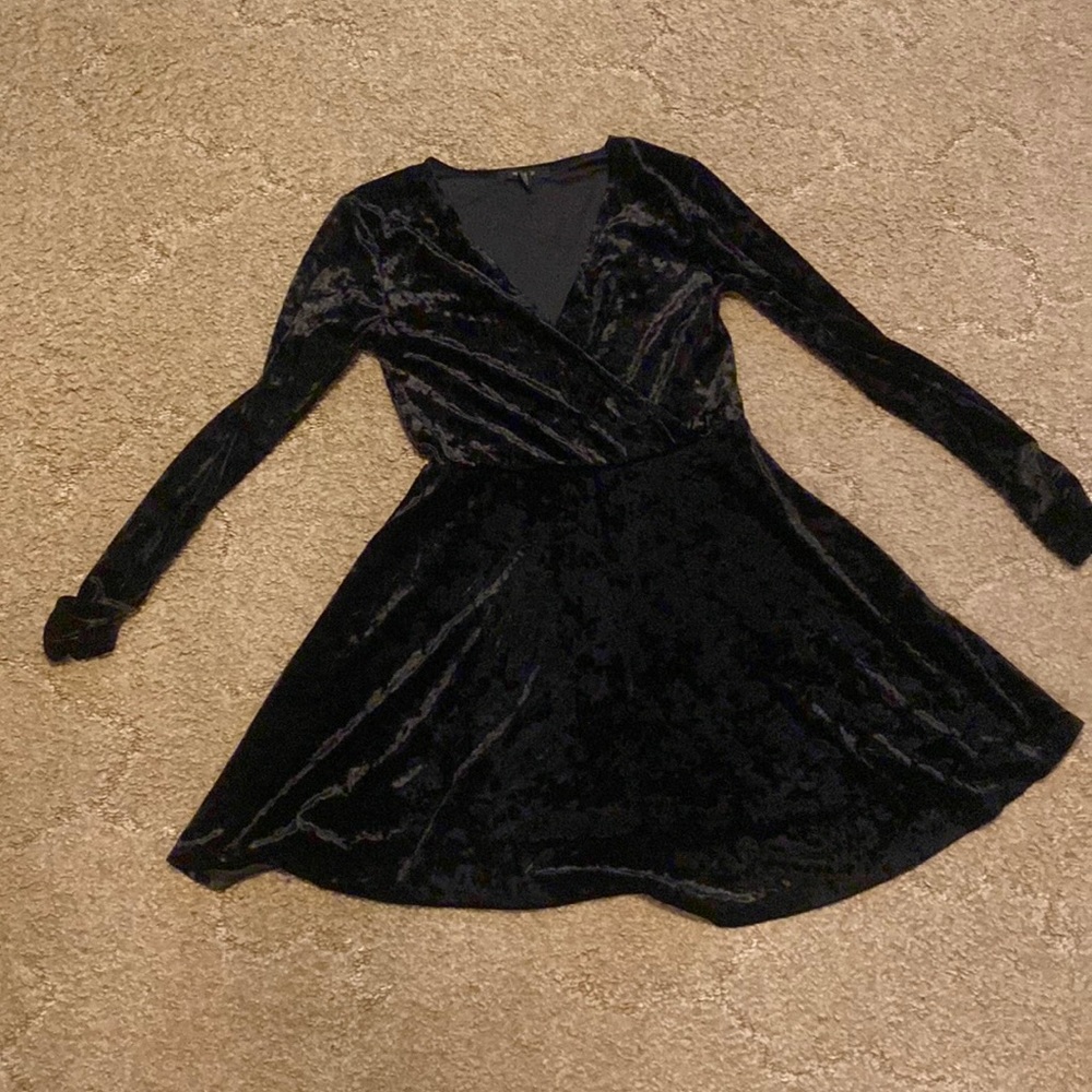 BLACK VELVET DRESS!
